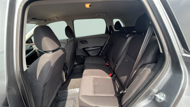 Used 2023 Nissan Rogue S AWD/4WD image 21