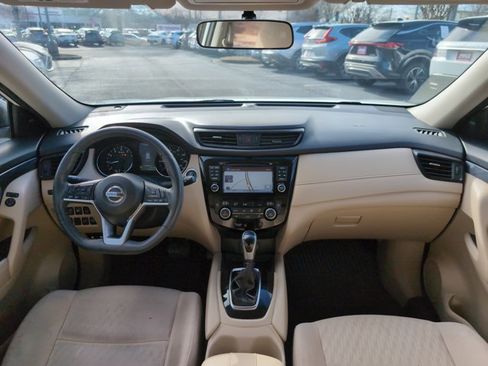 Used 2017 Nissan Rogue SV w/ SV Premium Package image 20