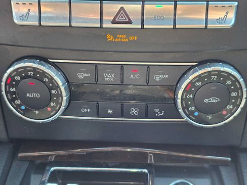 Used 2014 Mercedes-Benz C 300 4MATIC Sedan image 31