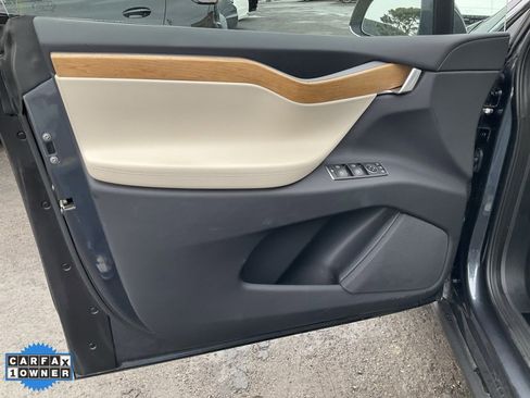 Used 2018 Tesla Model X 100D image 23