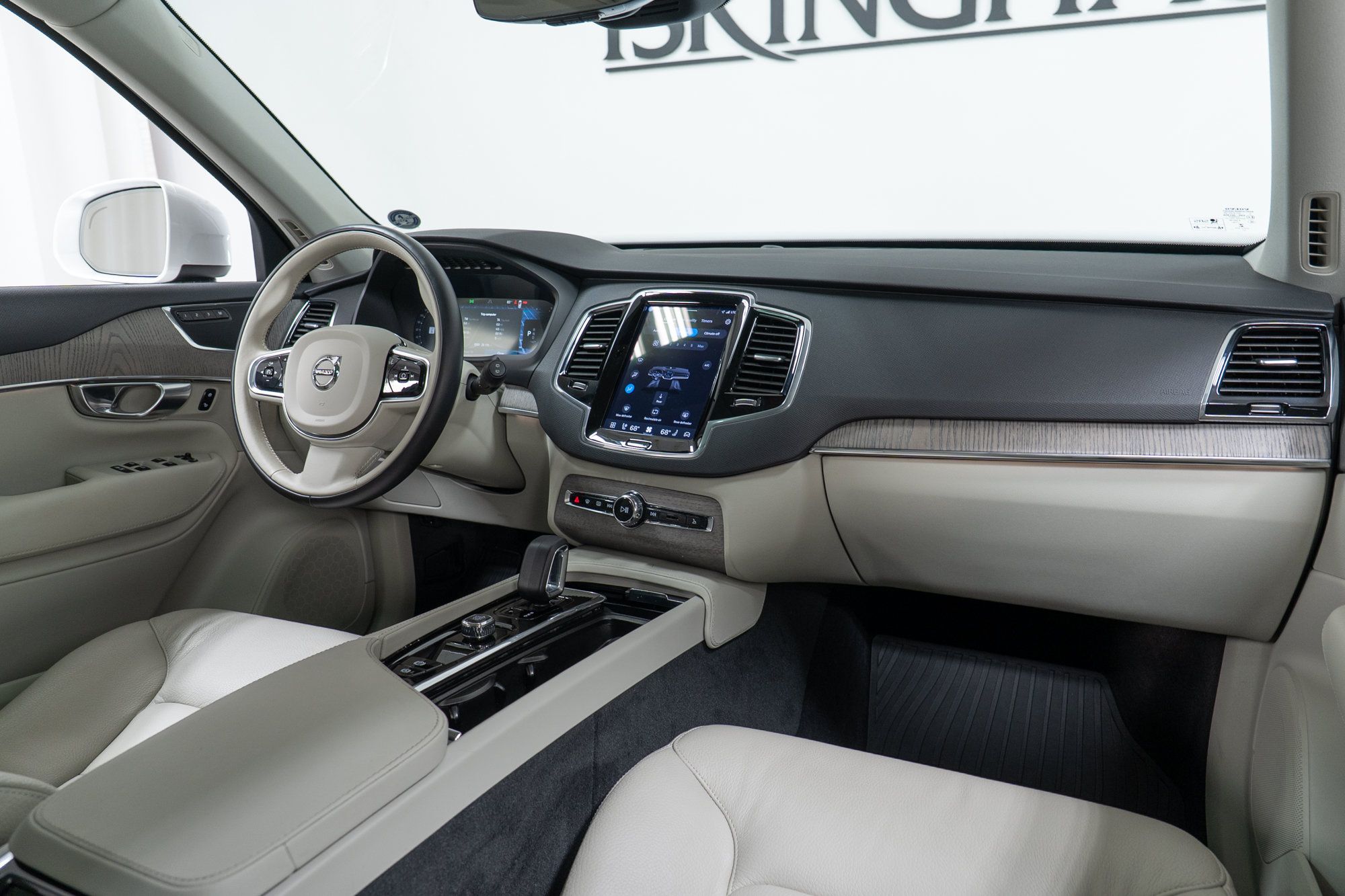 Certified 2023 Volvo XC90 B6 Plus w/ Protection Package Premier AWD/4WD image 14