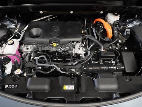 Used 2022 Toyota Venza XLE image 25