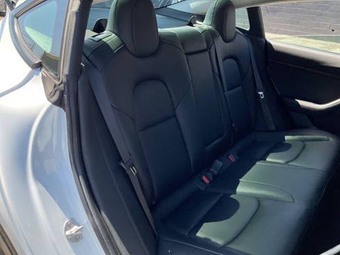 Used 2022 Tesla Model 3 Long Range AWD/4WD image 19