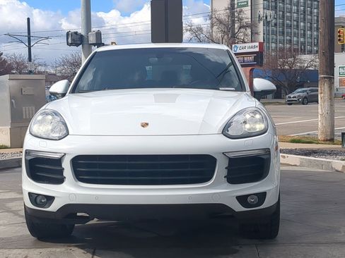Used 2017 Porsche Cayenne Platinum Edition image 10