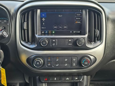 Used 2019 Chevrolet Colorado LT w/ LT Convenience Package AWD/4WD image 9