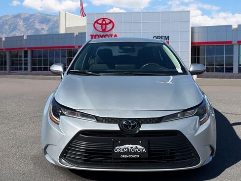 Used 2024 Toyota Corolla LE FWD image 2