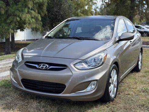 Used 2013 Hyundai Accent GLS w/ Premium Pkg FWD image 3