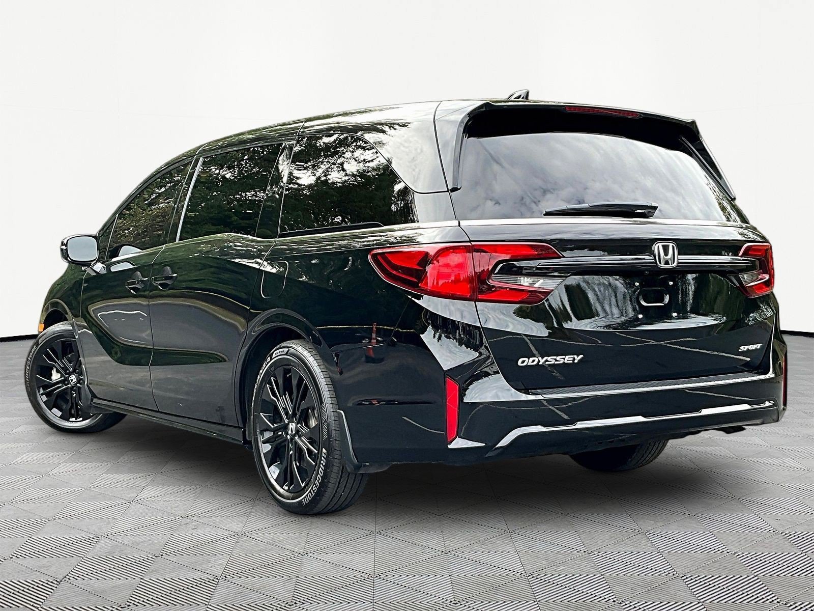 Used 2025 Honda Odyssey Sport-L image 4