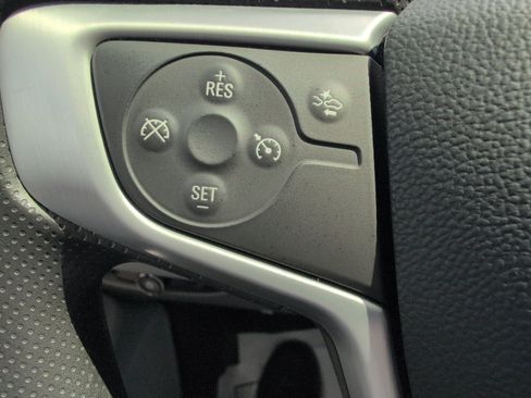 Used 2024 GMC Terrain SLE w/ Driver Convenience Package FWD image 24