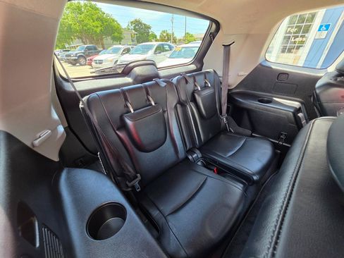 Used 2012 Toyota Highlander SE w/ Tow Pkg FWD image 26