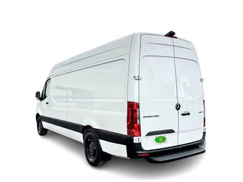 Used 2022 Mercedes-Benz Sprinter 2500 image 7