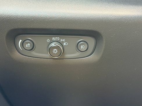 Used 2020 Chevrolet Traverse LT AWD/4WD image 32