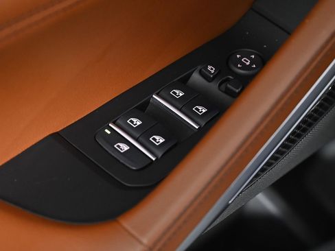 Used 2023 BMW X6 M50i w/ Executive Package image 27