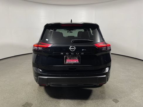 Used 2025 Nissan Rogue SV FWD image 4