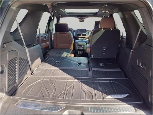 Used 2023 Chevrolet Tahoe High Country image 12