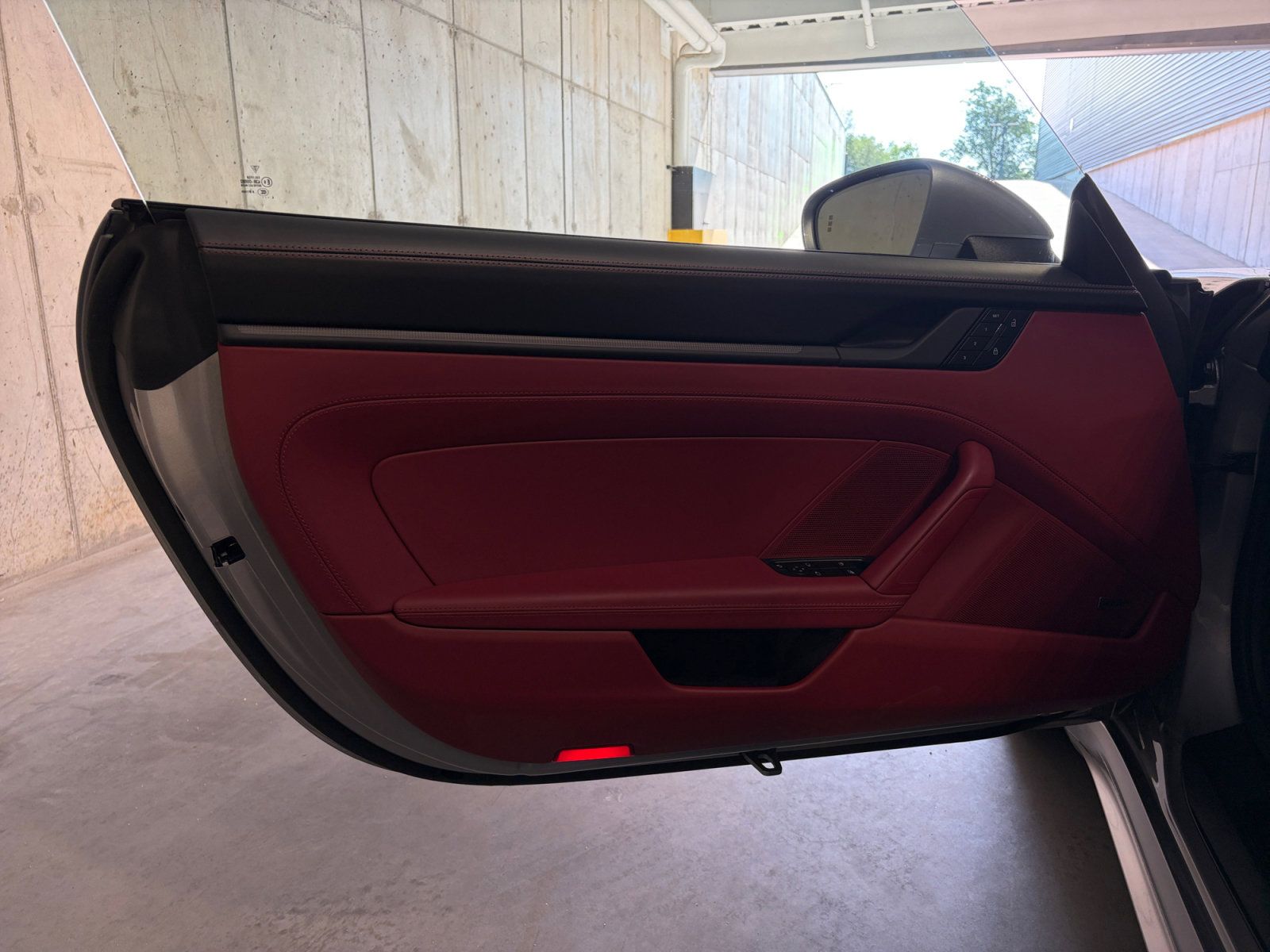Certified 2025 Porsche 911 Carrera GTS RWD image 20