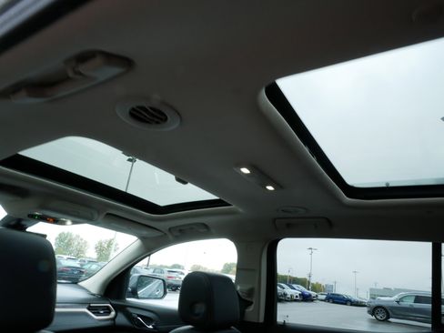 Used 2022 GMC Acadia Denali w/ Denali Ultimate Package image 15