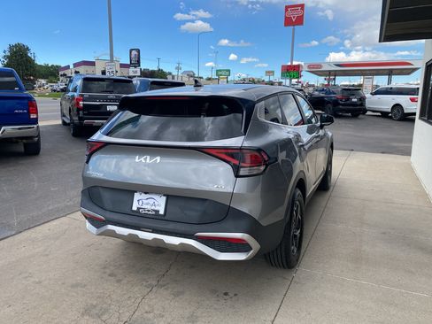 Used 2023 Kia Sportage LX AWD/4WD image 5