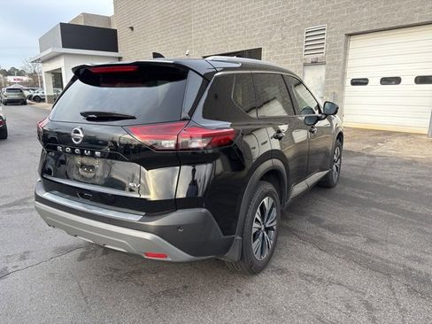 Used 2021 Nissan Rogue SV w/ Premium Package image 5