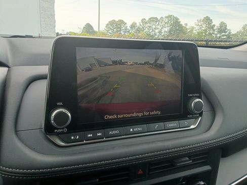 Used 2026 Nissan Rogue S FWD image 19