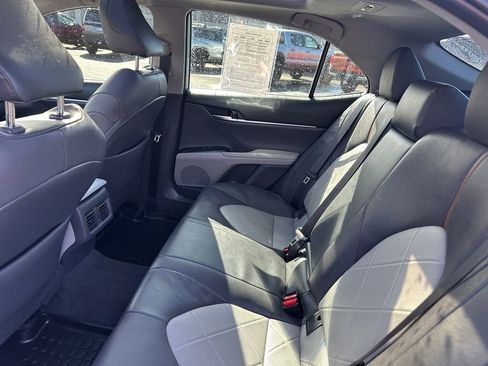 Certified 2019 Toyota Camry XLE w/ Navigation Package image 15