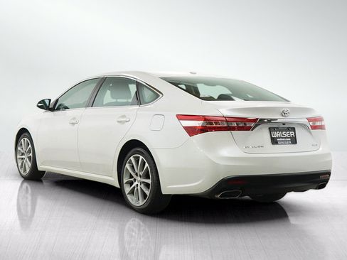 Used 2015 Toyota Avalon XLE Touring FWD image 3