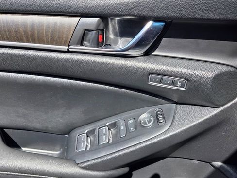 Used 2021 Honda Accord Touring image 31