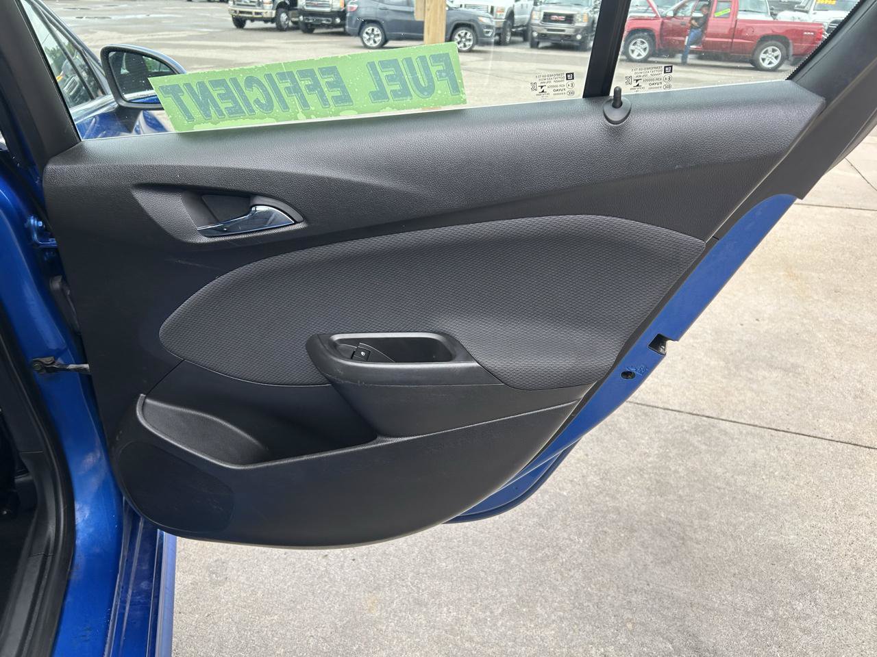 Used 2018 Chevrolet Cruze LT w/ Convenience Package FWD image 15