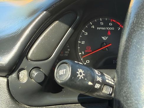 Used 1999 Chevrolet Corvette Convertible w/ Performance Handling Pkg image 15