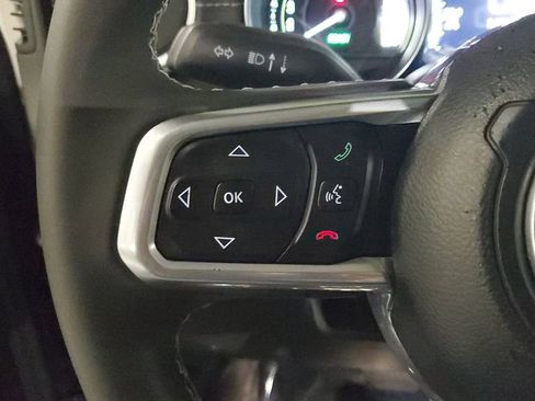 Used 2023 Jeep Wrangler Unlimited Sahara AWD/4WD image 28
