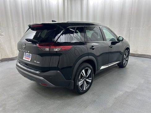 Used 2022 Nissan Rogue SL w/ SL Premium Package image 6