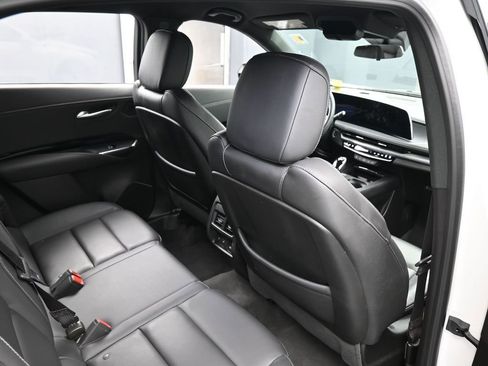 Used 2024 Cadillac XT4 Luxury w/ Cold Weather Package image 47