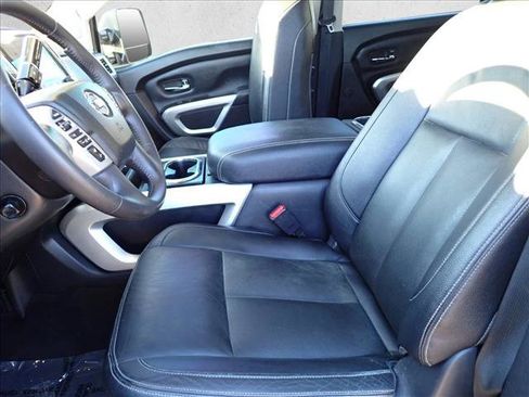 Used 2020 Nissan Titan SL w/ Moonroof Package image 13