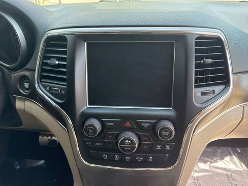 Used 2018 Jeep Grand Cherokee Limited w/ Luxury Group II AWD/4WD image 14