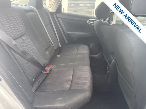 Used 2019 Nissan Sentra SV FWD image 11