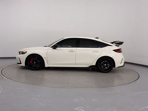 Used 2024 Honda Civic Type R image 2