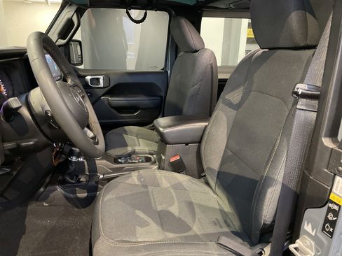 Used 2024 Jeep Wrangler Sport S image 17