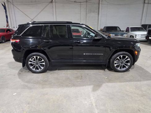Used 2022 Jeep Grand Cherokee Overland w/ Adv Protech Group III AWD/4WD image 14