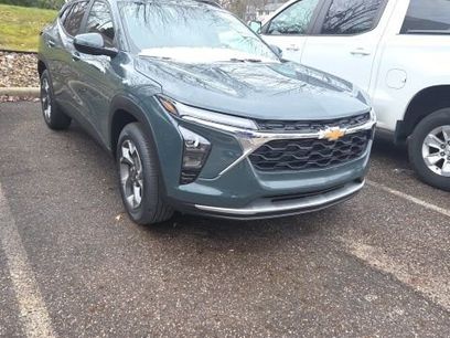 New 2026 Chevrolet Trax LT w/ Sunroof Package