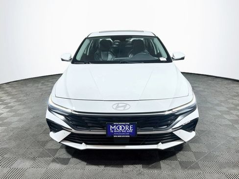 Used 2024 Hyundai Elantra Limited FWD image 2