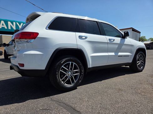 Used 2017 Jeep Grand Cherokee Limited w/ Trailer Tow Group IV AWD/4WD image 11