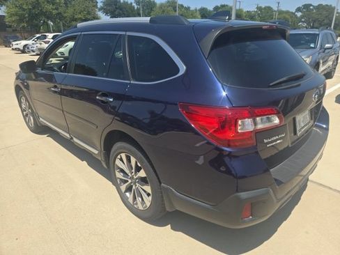 Used 2018 Subaru Outback 3.6R Touring AWD/4WD image 4