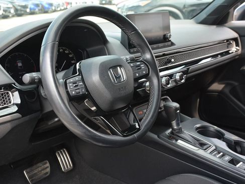 Used 2023 Honda Civic Sport image 9