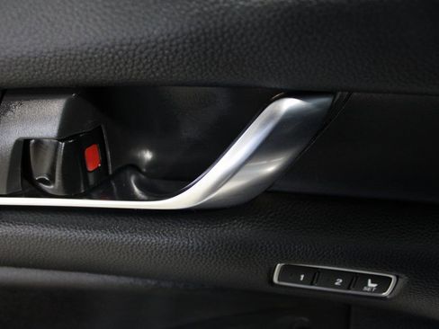 Used 2021 Honda Accord Touring image 12