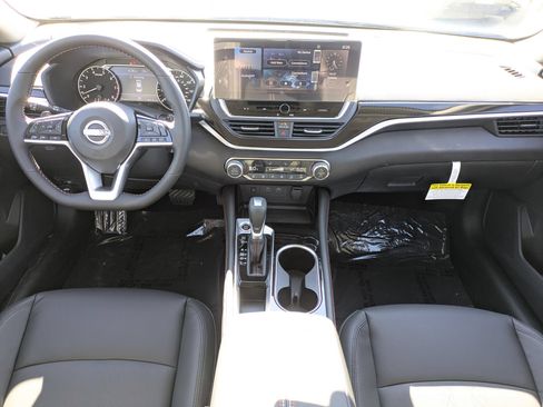 New 2025 Nissan Altima 2.5 SR w/ SR Premium Package image 9