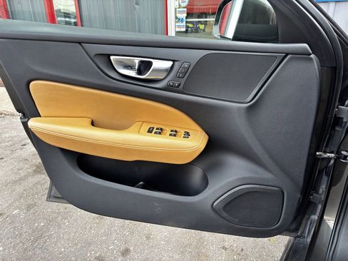 Used 2020 Volvo V60 T5 Cross Country w/ Protection Package Premier image 37