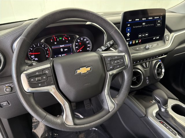 Certified 2025 Chevrolet Blazer LT w/ Convenience Package FWD image 17