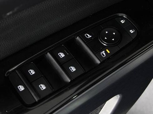 Certified 2023 Nissan Pathfinder SL w/ Black Appearance Package FWD image 24