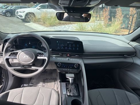 Used 2024 Hyundai Elantra SEL image 46