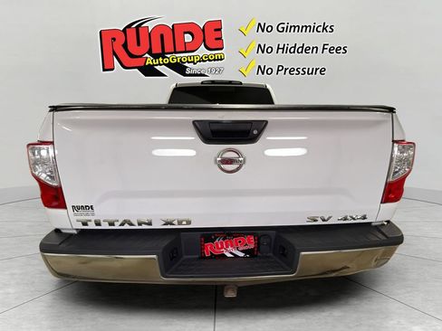 Used 2017 Nissan Titan SV AWD/4WD image 5
